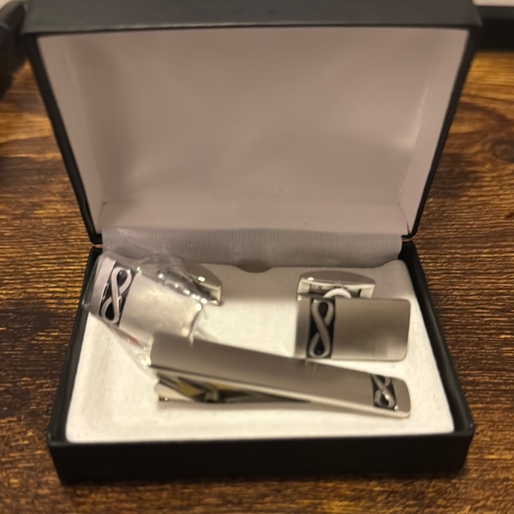 Saks Fifth Avenue Silver Cuff Links Sleek Design